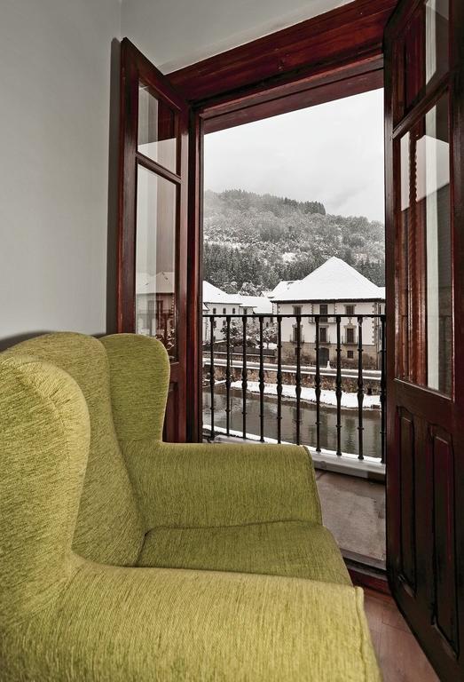 Hostal Orialde Ochagavia Exterior photo